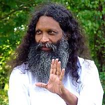 il Maestro Sw. Santhi Prasad